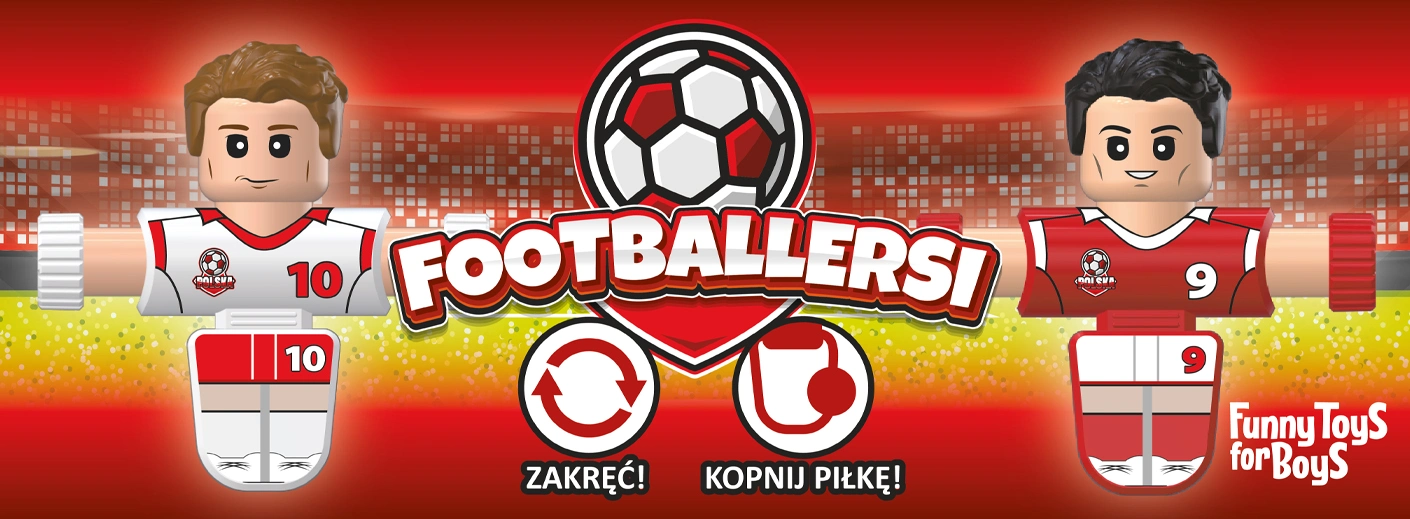 Dwaj zawodnicy piłki nożnej stoją obok siebie, w strojach sportowych, z piłką w tle.